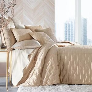 Hudson Park Collection Nouveau Coverlet Queen Gold 92x96 Jacquard Front